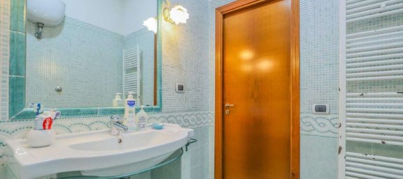 3 rooms Apartment in Rome, Italy No. 148168 19