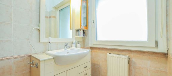 3 rooms Apartment in Rome, Italy No. 148168 6