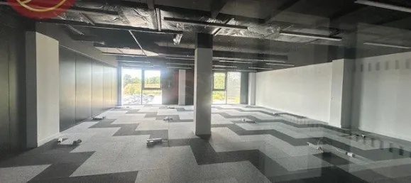 89m² Commercial property in Haute-Garonne, France No. 351890 2