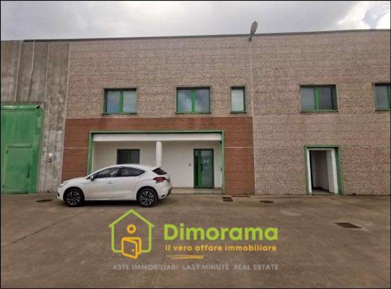 Склад 2276м² в Темпьо Паузания, Италия № 32497