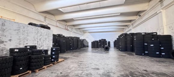 Entrepôt à Thiene, Italy 705m² No. 342484 5