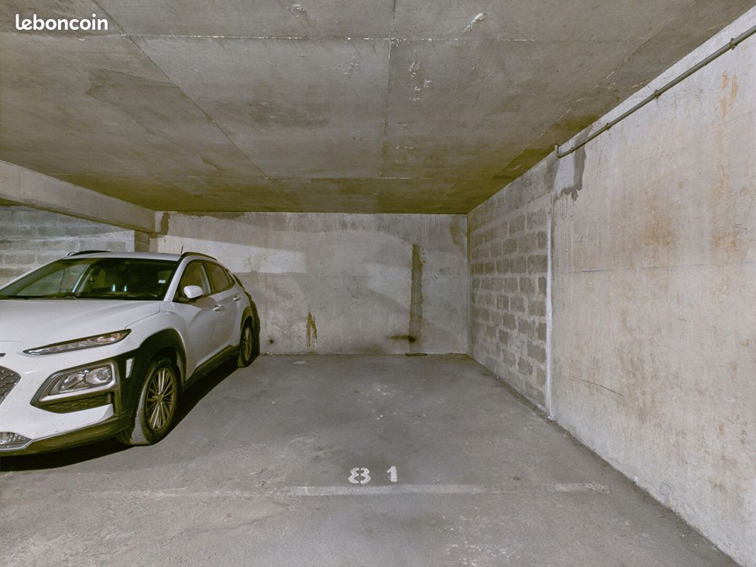 12m² Parking in Paris, France No. 329837