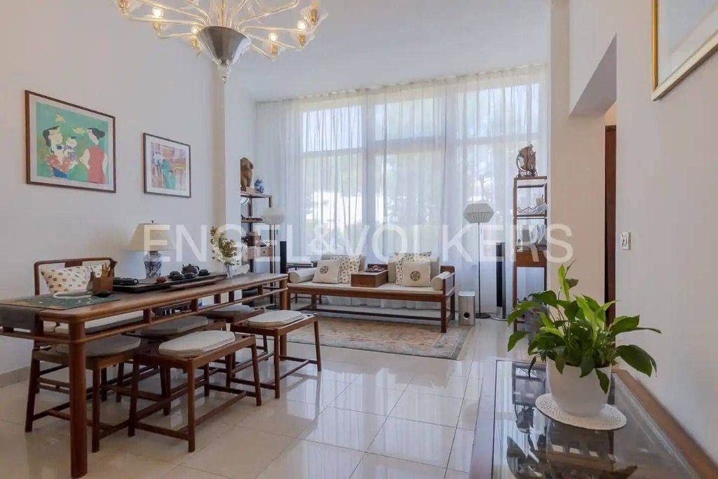 4 bedrooms Villa in Venice, Italy No. 131597