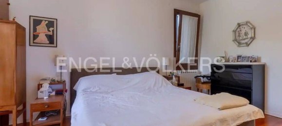 4 bedrooms Villa in Venice, Italy No. 131597 21