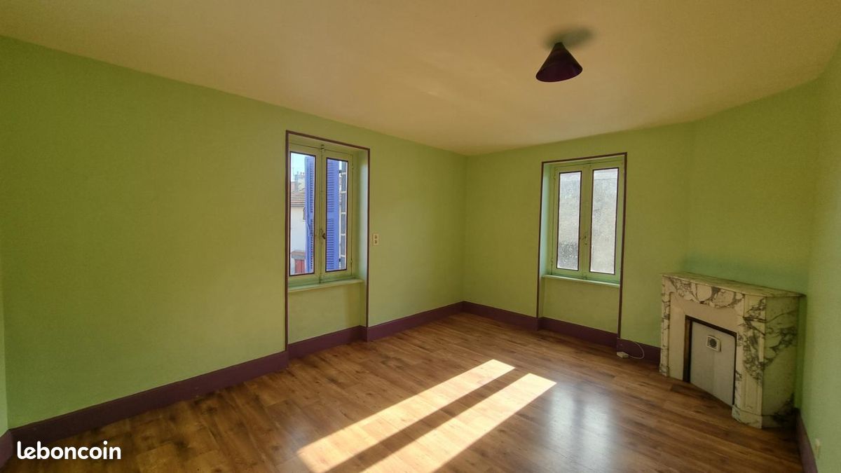 3 chambres Maison de ville à Saint-Bonnet-près-Riom, France No. 50690