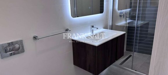 2 bedrooms Penthouse in Mosta, Malta No. 11640 8