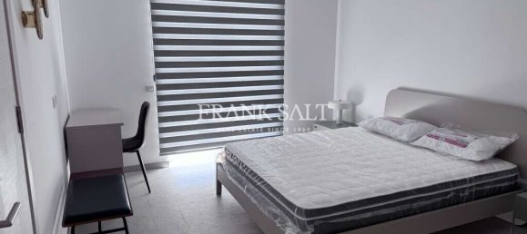 2 bedrooms Penthouse in Mosta, Malta No. 11640 4