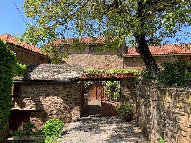 4 bedrooms House in Aveyron, France No. 353869