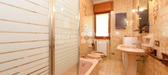 7 غرف نوم فيلا في San Fermo della Battaglia, Italy رقم 56620 47