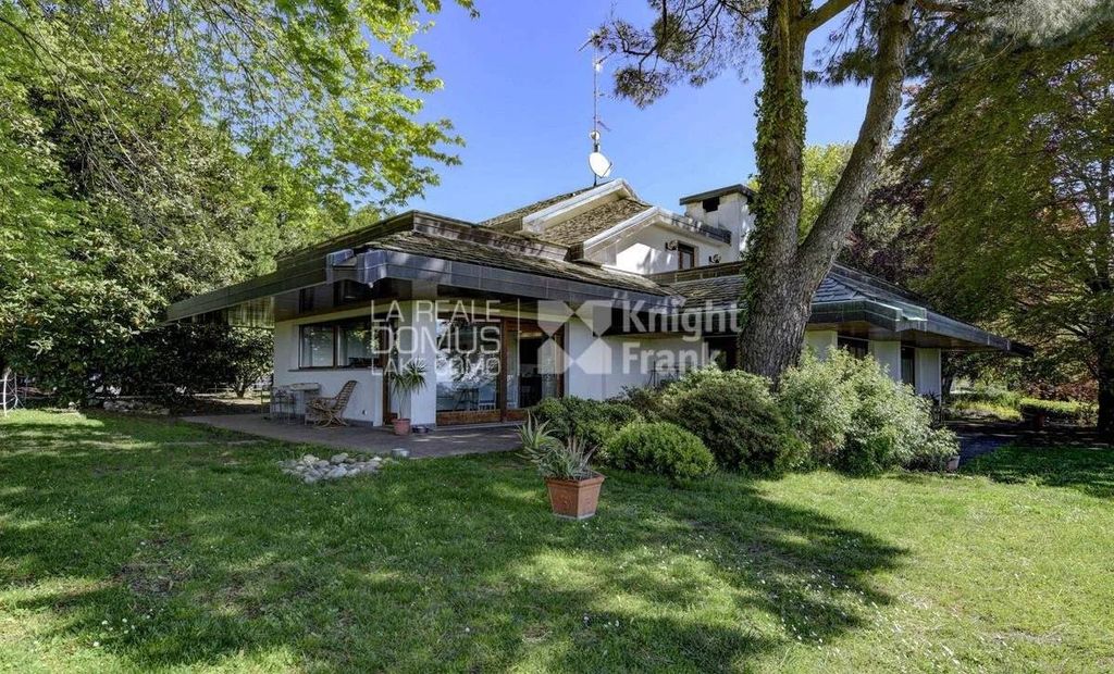 7 غرف نوم فيلا في San Fermo della Battaglia, Italy رقم 56620