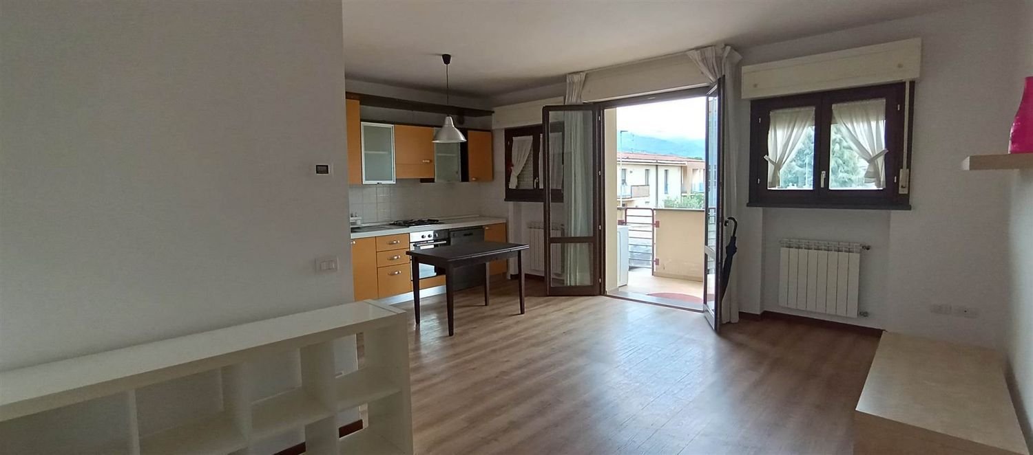 4 bedrooms Apartment in Pistoia, Italy No. 403187