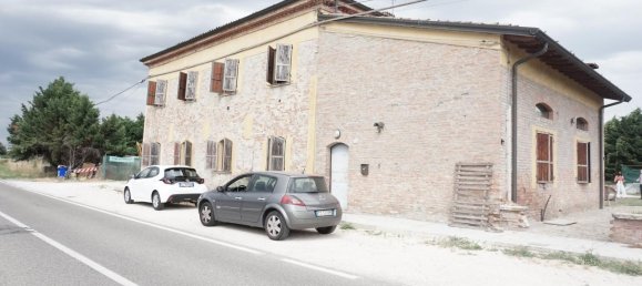 3 rooms Apartment in Parma, Italy No. 235406 3