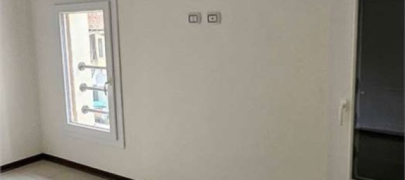 Casa de 8 divisões em Medolla, Italy N.º 24011 44