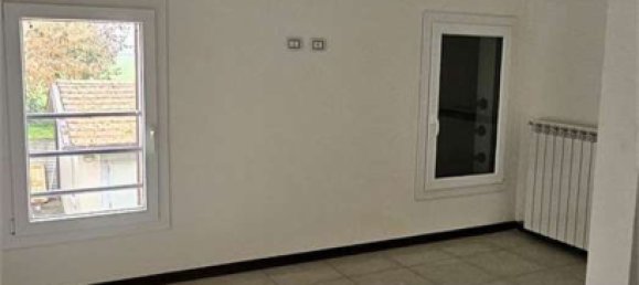 Casa de 8 divisões em Medolla, Italy N.º 24011 40