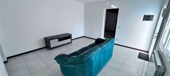 Casa de 8 divisões em Medolla, Italy N.º 24011 2