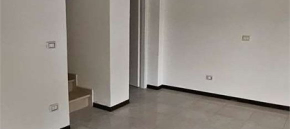 Casa de 8 divisões em Medolla, Italy N.º 24011 24