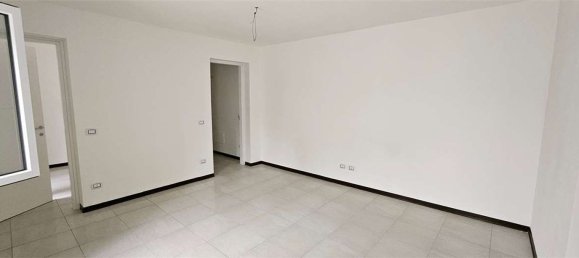 Casa de 8 divisões em Medolla, Italy N.º 24011 7