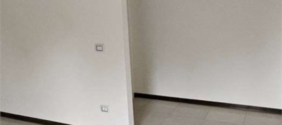 Casa de 8 divisões em Medolla, Italy N.º 24011 46