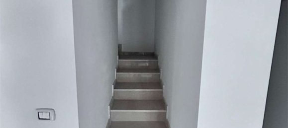 Casa de 8 divisões em Medolla, Italy N.º 24011 31