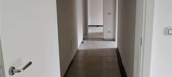 Casa de 8 divisões em Medolla, Italy N.º 24011 48