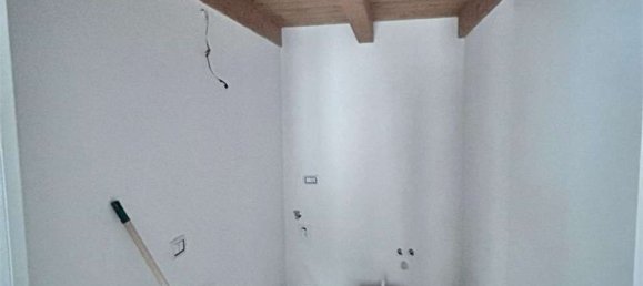 Casa de 8 divisões em Medolla, Italy N.º 24011 29