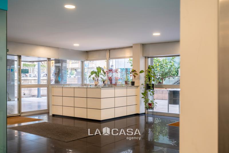 Gewerbliche Immobilie in Barcelona, Spain 62m², Nr. 171592