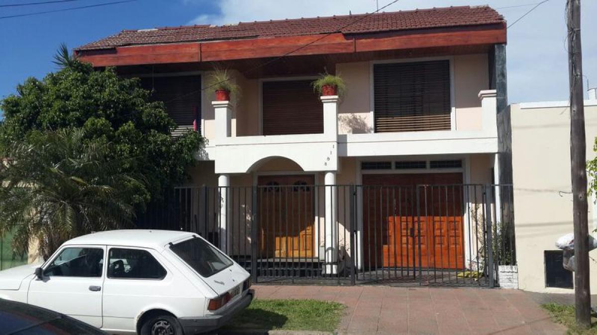 3 bedrooms House in Moron, Argentina No. 2088