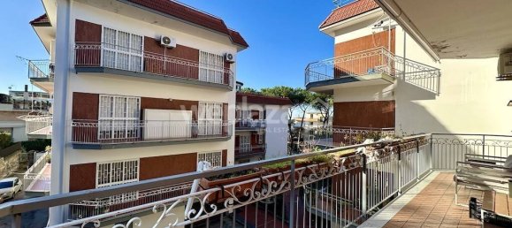 3 غرف نوم شقة في San Sebastiano al Vesuvio, Italy رقم 222366 3