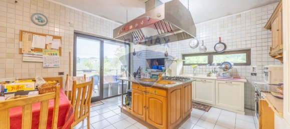 7 chambres Villa à Castel Sant'Angelo, Italy No. 352691 25