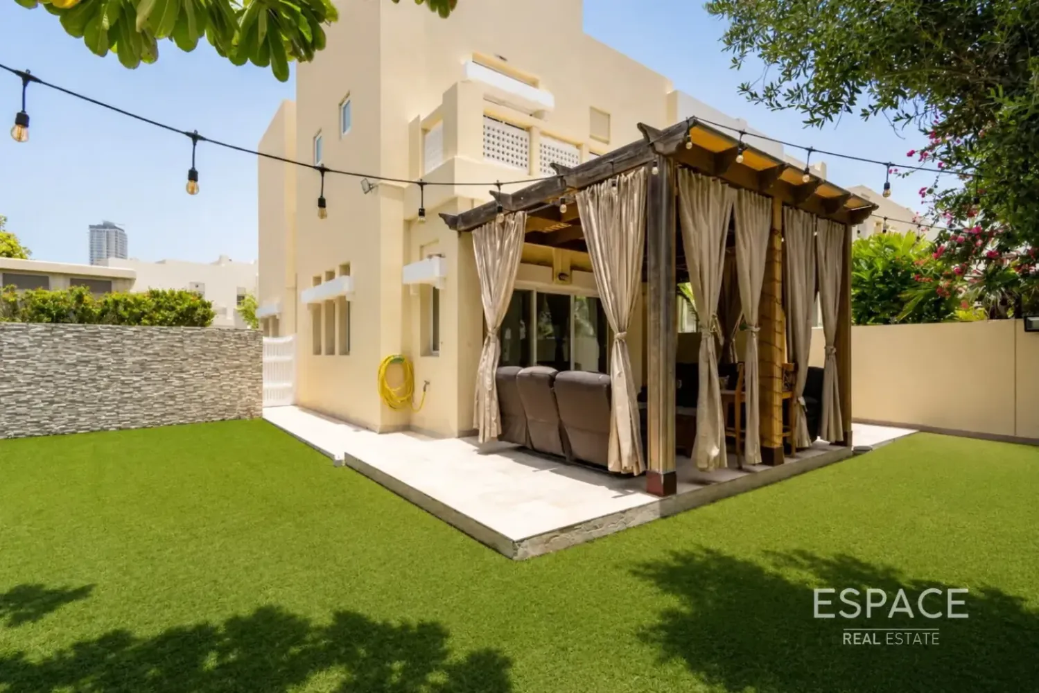 4 bedrooms Townhouse for rent in The Lakes, Dubai, UAE № 209366