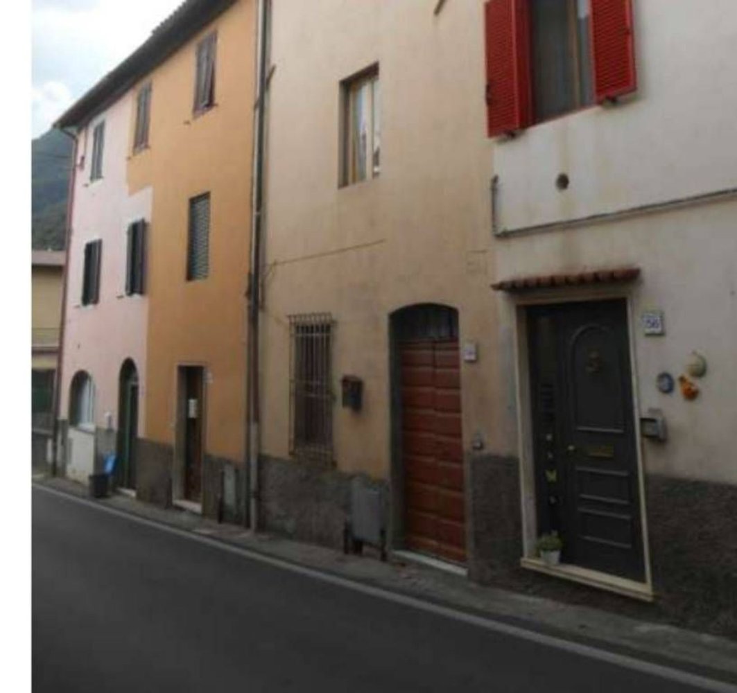 3غرفة شقة في Gallicano, Italy رقم 189478