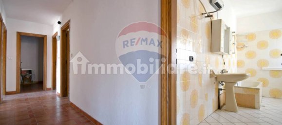 5-salle Appartement à Macomer, Italy No. 379866 7