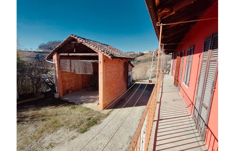 Casa de 5 habitaciónes en Monteu Roero, Italy No. 252832