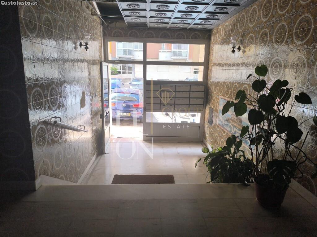 2 bedrooms Apartment in Oeiras, Portugal No. 339667