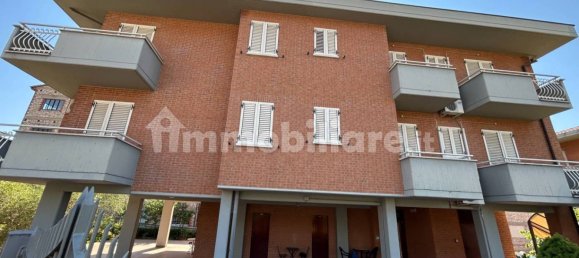 653m² Building in Perugia, Italy No. 353633 5