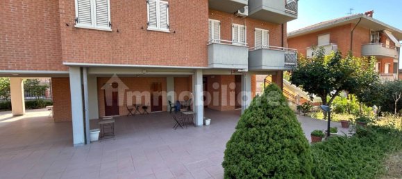 653m² Building in Perugia, Italy No. 353633 2