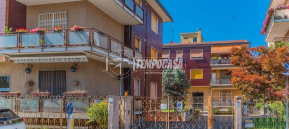 3 rooms Apartment in Magenta, Italy No. 275858 6