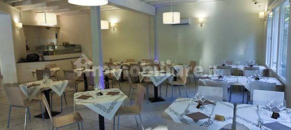 3 rooms Commercial property in Lucca, Italy No. 127774 8