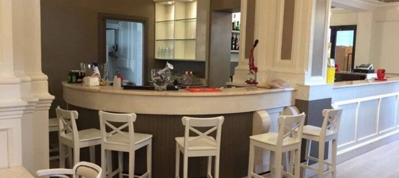 3 rooms Commercial property in Lucca, Italy No. 127774 12