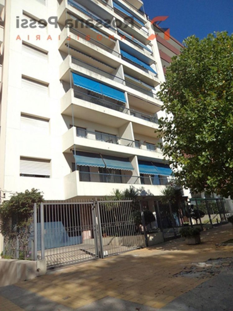 Apartamento de 2 dormitorios en Montevideo, Uruguay No. 4521
