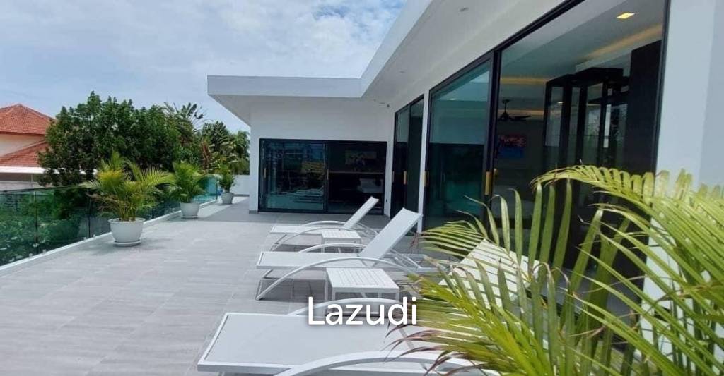 4 bedrooms Villa in Bang Lamung, Thailand No. 16812