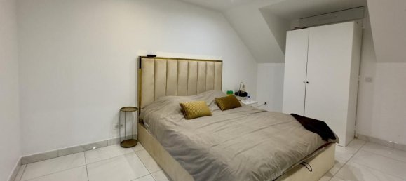 Casa de 3 dormitorios en Vernouillet, France No. 152312 5