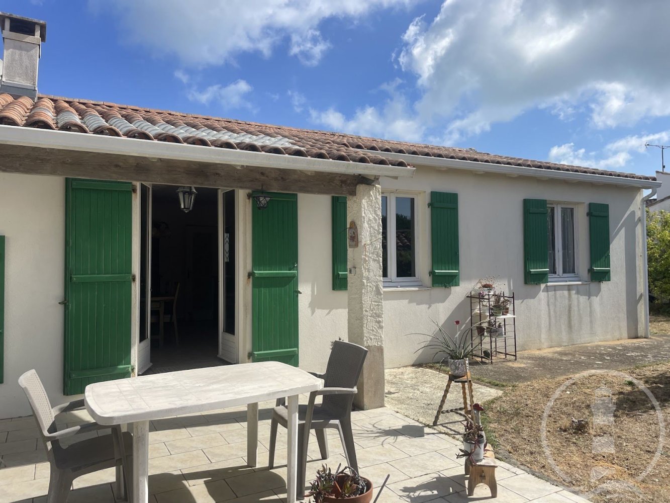 3 bedrooms House in La Flotte, France No. 301006