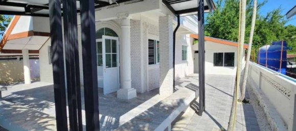 4 bedrooms Cafe / restaurant in Bang Lamung, Thailand No. 16743 2