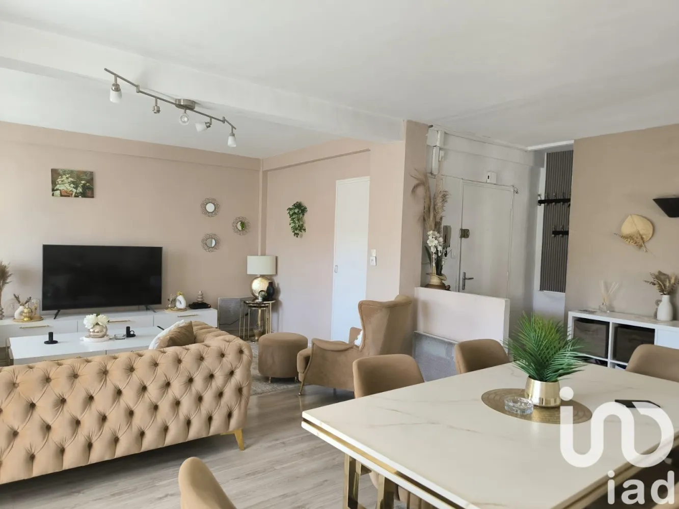 Apartamento de 2 dormitorios en Le Pontet, France No. 316699