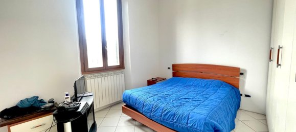 2-salle Appartement à San Giovanni Valdarno, Italy No. 50658 5