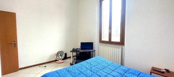 2-salle Appartement à San Giovanni Valdarno, Italy No. 50658 7