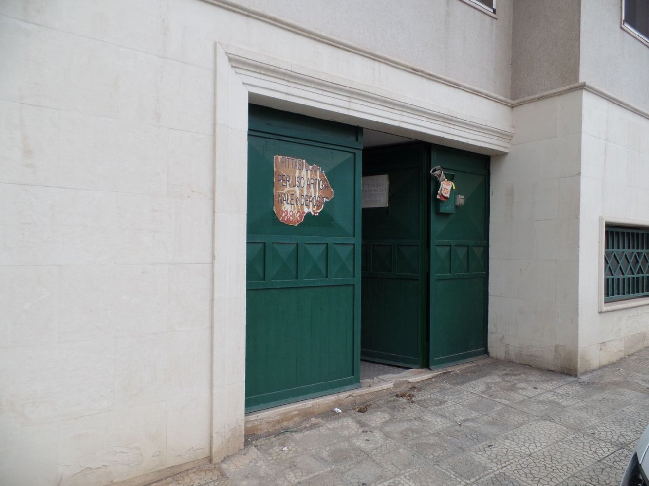 3 rooms Commercial property in San Giorgio Ionico, Italy No. 174192