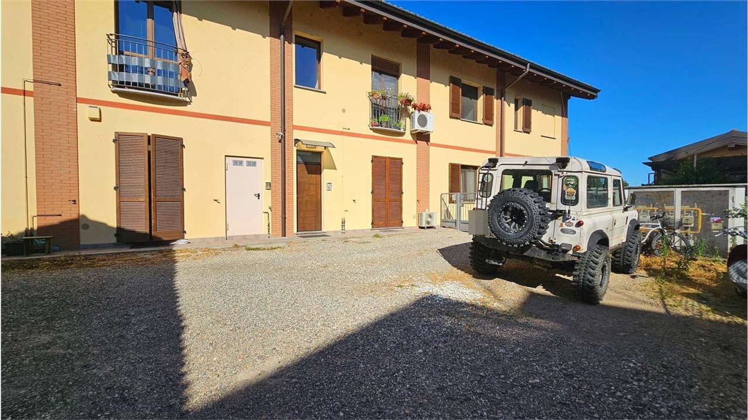 Apartamento de 4 habitaciónes en Robecco sul Naviglio, Italy No. 330329