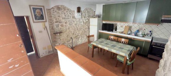 Casa de 8 habitaciónes en Fondi, Italy No. 281643 6